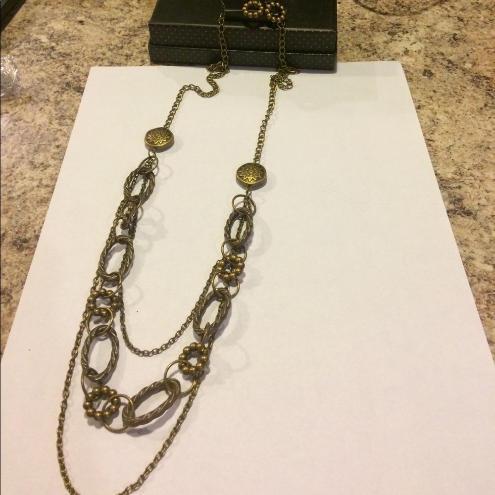 Paparazzi Necklace and Earring Set